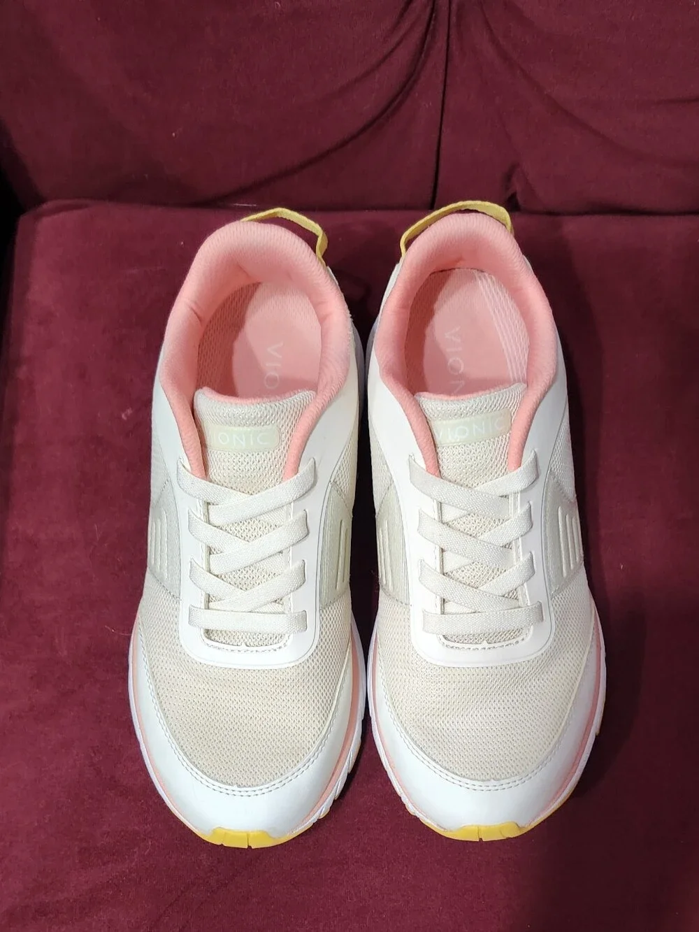 Vionic Women's Cream & Pink Slip In Sneaker